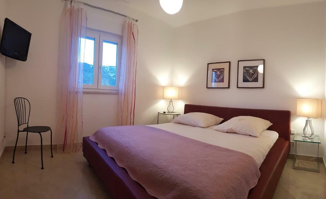 Apartment Annabela Banjol Buitenkant foto